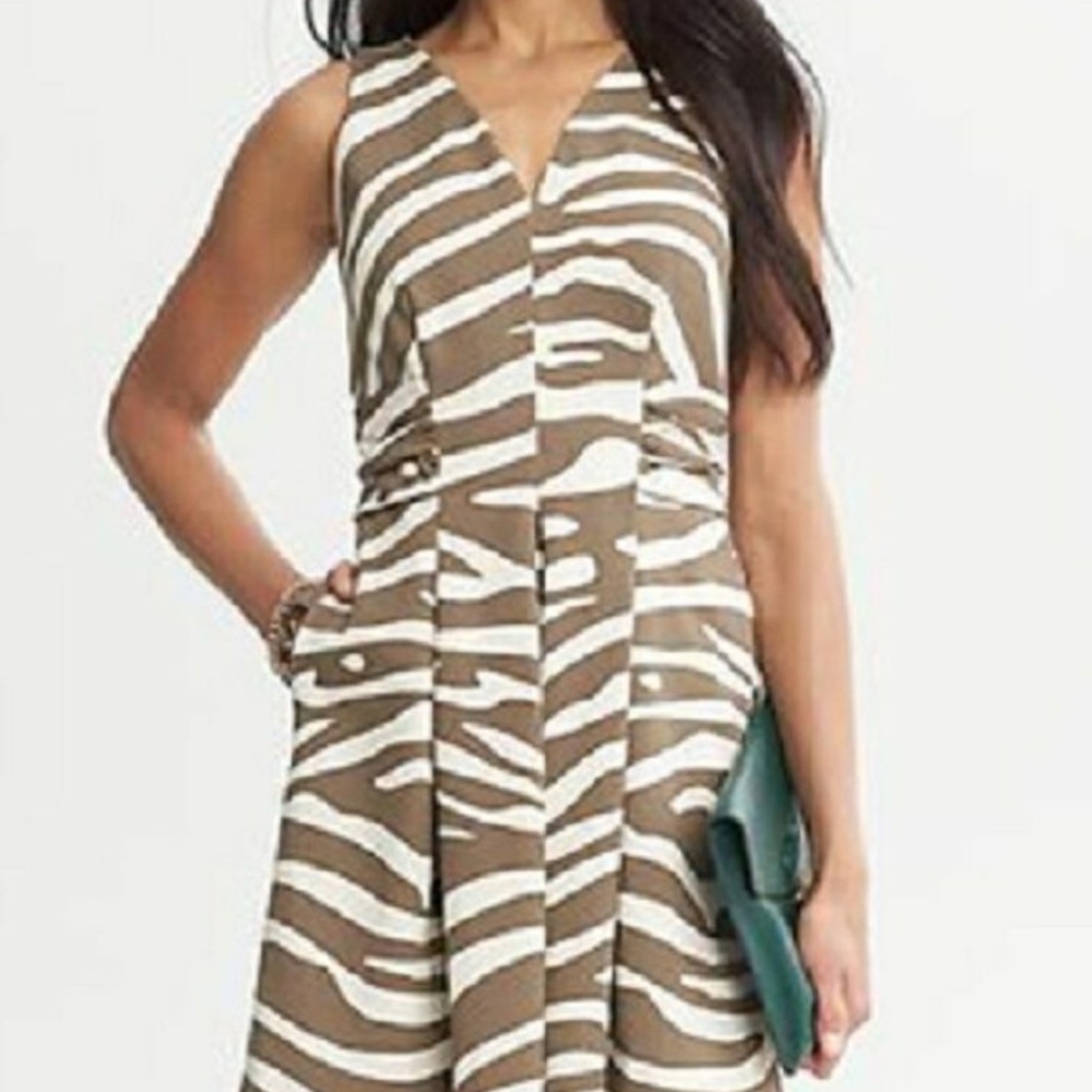 ISSA x BANANA REPUBLIC Fit & Flare dress